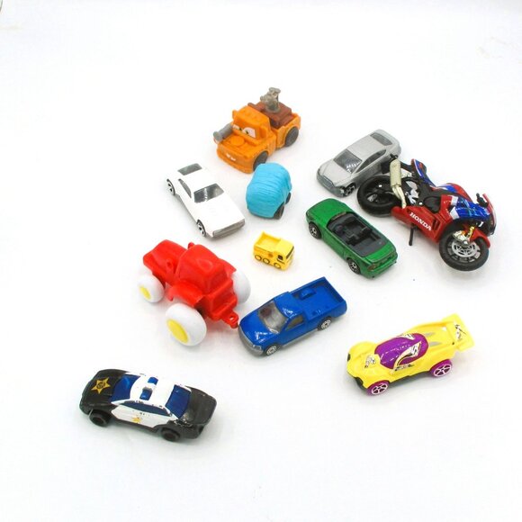 Maisto Honda Motorcycle & 10 Assorted Matchbox Cars Toy Lot - Picture 2 of 4